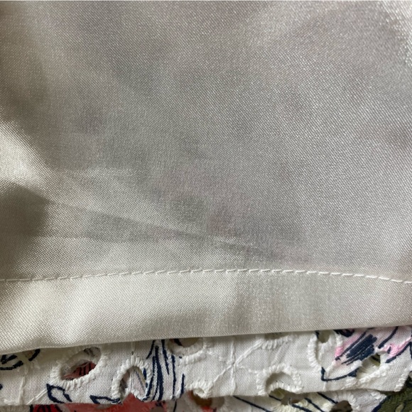 Ann Taylor women’s skirt.  Size 4.  Used - Picture 7 of 9